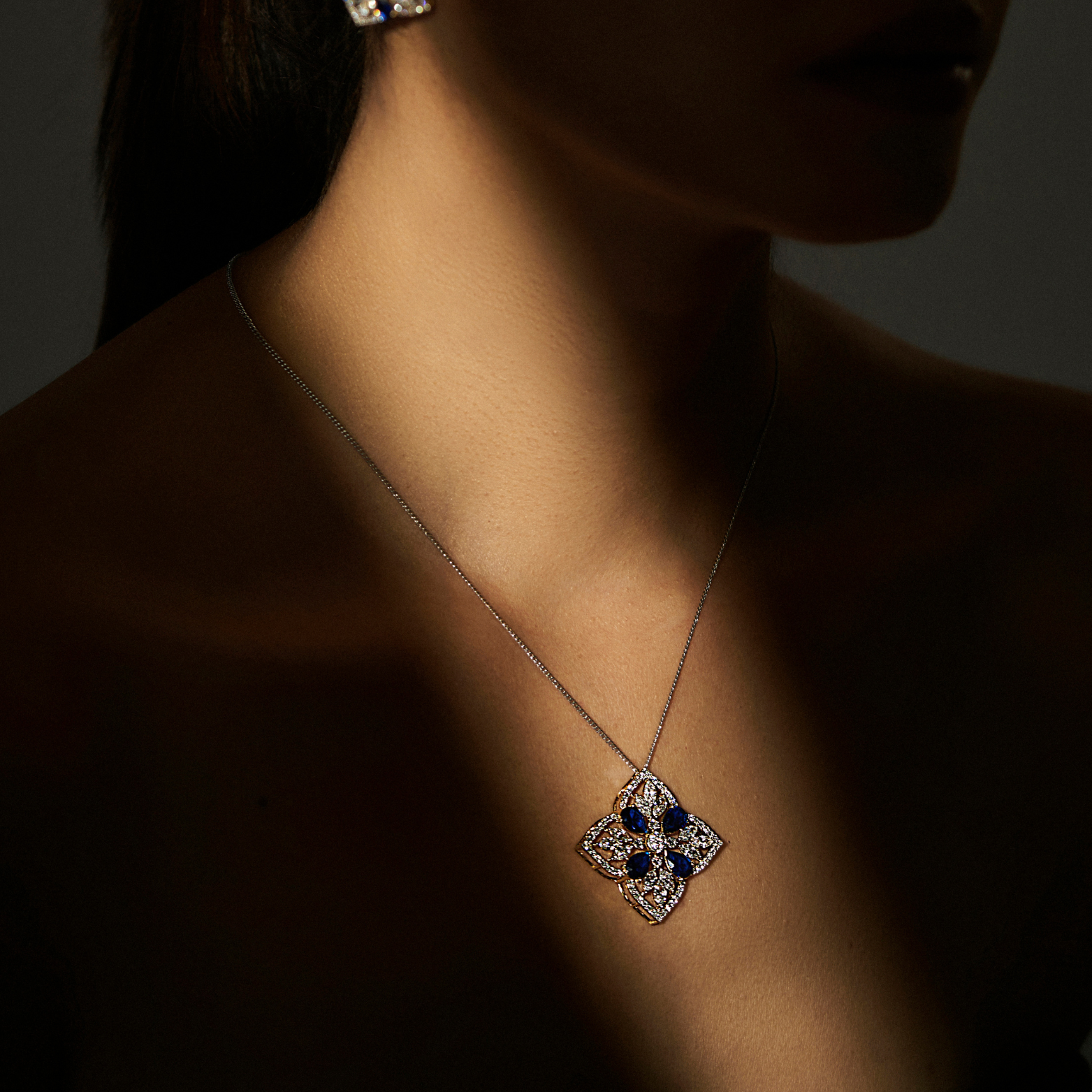 Blue Sapphire Lab Diamond Glamour Pendant_in_stock