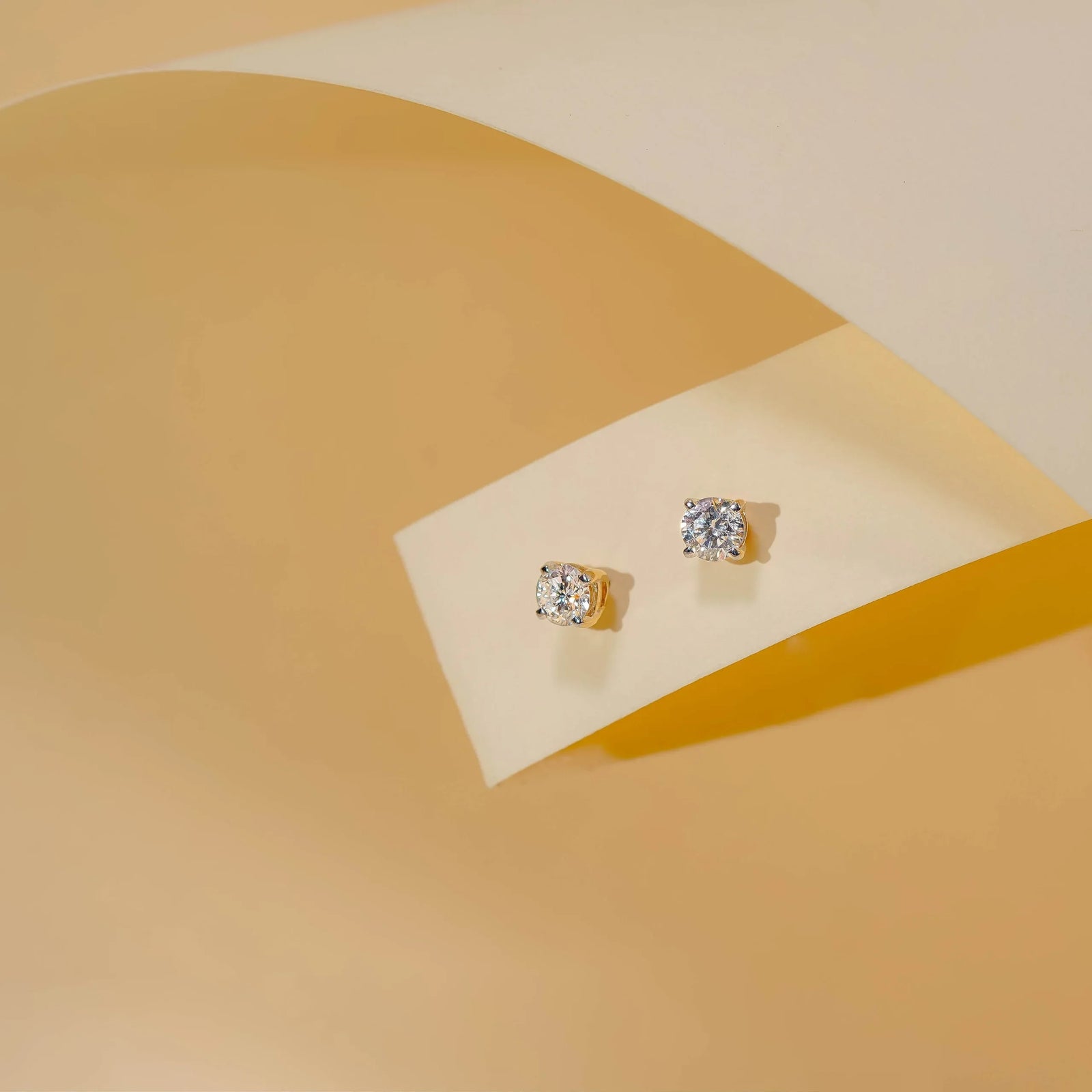 1 CT Stunning Lab Grown Diamond Studs