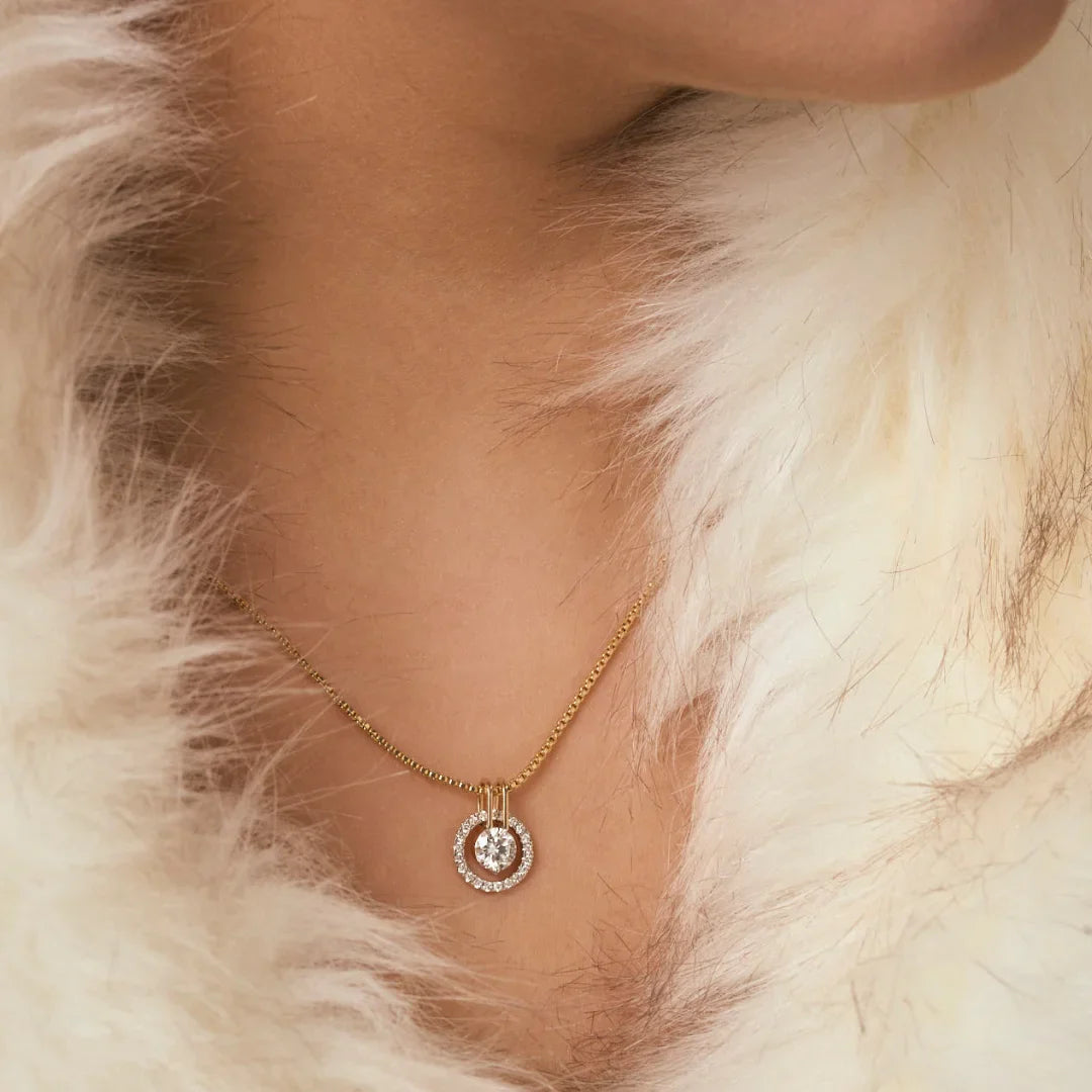 Rotating Halo Diamond Pendant Prospective view