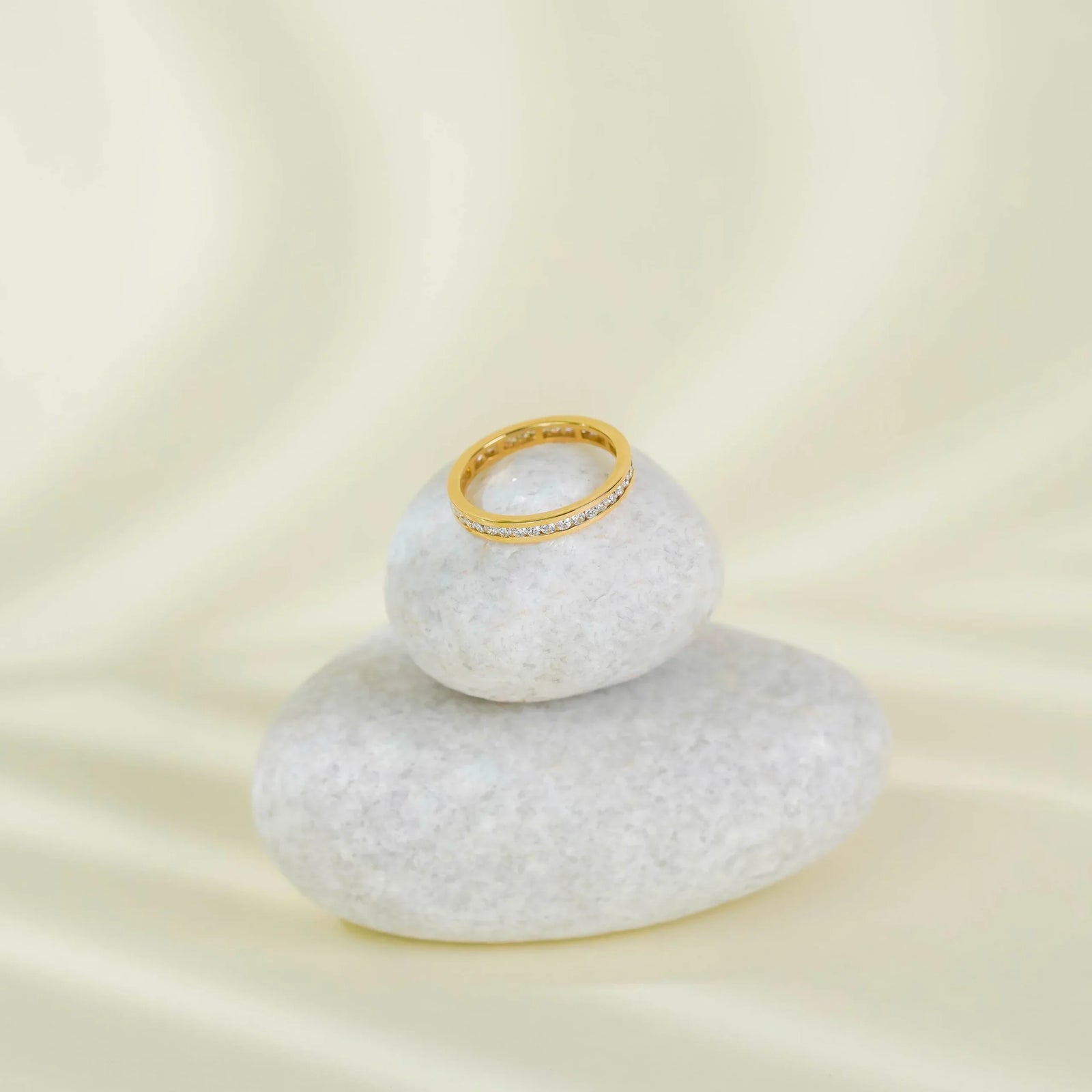 Luminous Diamond Band Prospective View