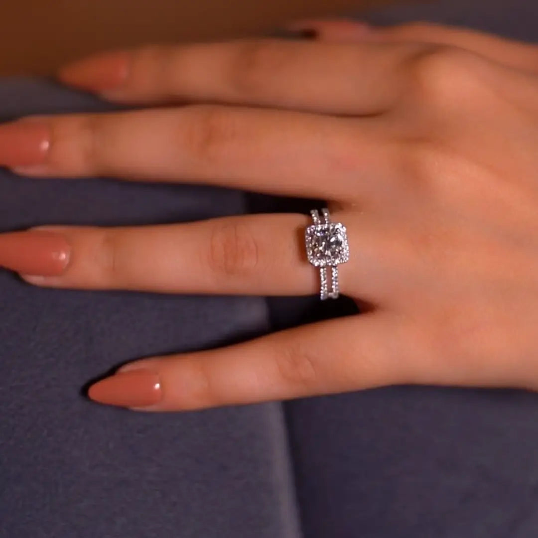 Emma Halo Round Diamond Ring_in_stock